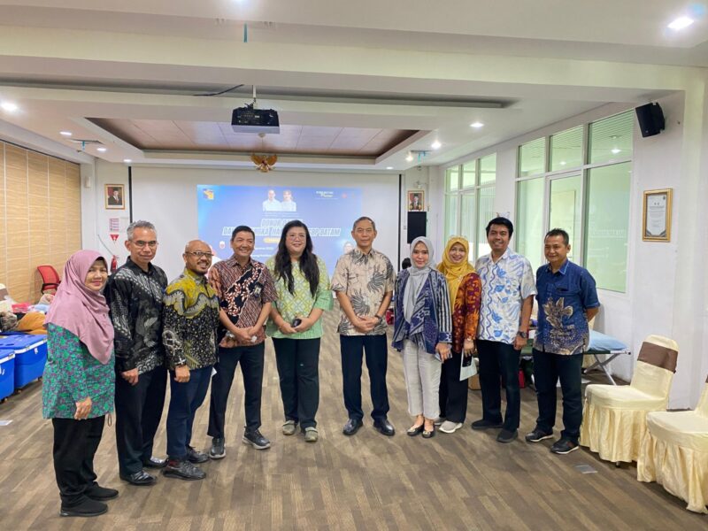 Dalam rangkaian Bulan Bakti RSBP Batam yang ke-42, sekaligus memperingati Hari Kemerdekaan Republik Indonesia ke-80, Rumah Sakit BP Batam (RSBP Batam) bekerja sama dengan PMI Kota Batam menggelar kegiatan Donor Darah di Ruang Habibie, Lantai 4 RSBP Batam, Rabu (13/8). Foto: INIKEPRI.COM/BP Batam