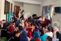 Bidan Linda Hutagalung memperkenalkan 4Life. Foto: INIKEPRI.COM