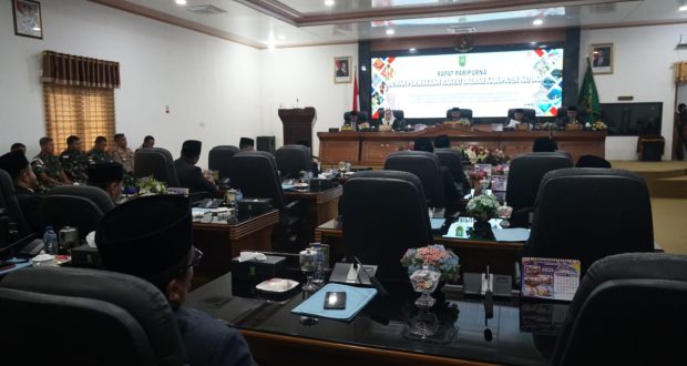 Paripurna DPRD Kabupaten Natuna.  Foto: INIKEPRI.COM