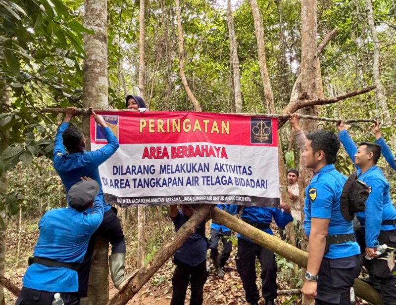 BP Batam melalui Direktorat Pengamanan Aset dan Kawasan menutup akses masuk ke Telaga Bidadari dari arah Tembesi Buton, Kamis (21/8/2025). Foto: INIKEPRI.COM/BP Batam
