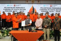 BP Batam melalui Deputi Bidang Administrasi dan Keuangan, Alexander Zulkarnain, menghadiri pelantikan pengurus Persatuan Insinyur Indonesia (PII) Cabang Kota Batam periode 2025–2028 di Auditorium Politeknik Negeri Batam, Sabtu (23/8/2025). Foto: INIKEPRI.COM/BP Batam