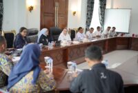 Bupati Natuna, Cen Sui Lan, menerima audiensi Balai Wilayah Sungai Sumatera (BWSS) IV Batam di ruang rapat Gedung Daerah, Kamis (20/8) pagi. Foto: INIKEPRI.COM/NatunaKab 