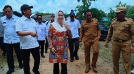 Bupati Natuna Cen Sui Lan saat mendampingi kunjungan Menteri KKP Sakti Wahyu Trenggono. Foto: INIKEPRI.COM/NatunaKab 