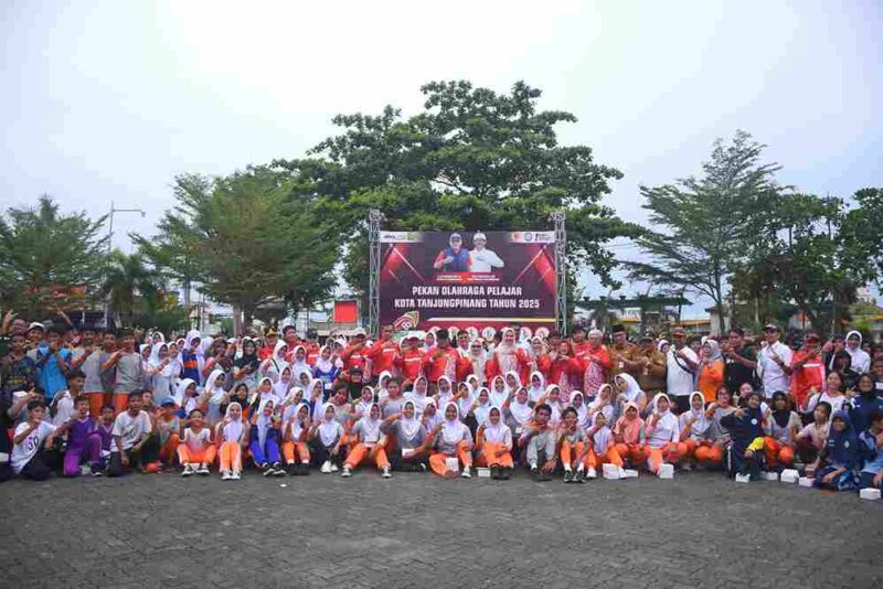 Pemerintah Kota (Pemko) Tanjungpinang secara resmi membuka Pekan Olahraga Pelajar Kota (POPKOT) Tanjungpinang Tahun 2025. Foto: INIKEPRI.COM