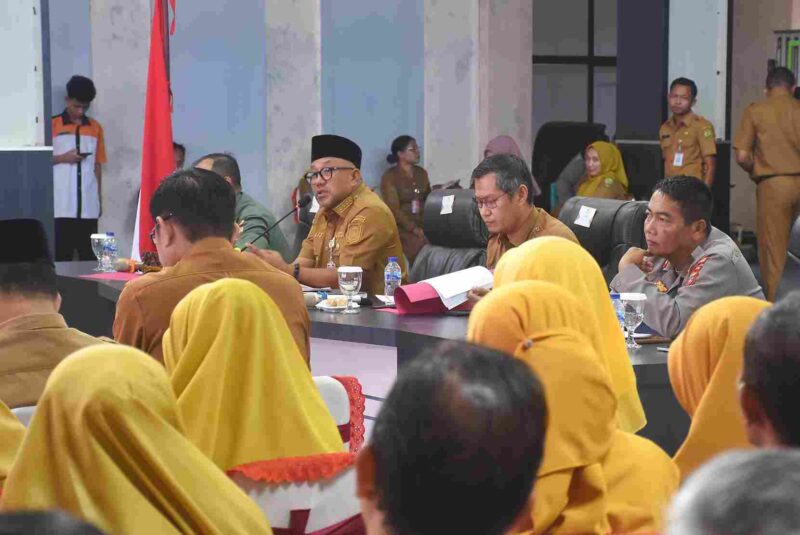 Rapat bersama Kepala SD, SMP dan SMA se Kota Tanjungpinang dilaksanakan di Aula Sultan Sulaiman Badrul Alamsyah Kantor Wali Kota Tanjungpinang, Selasa (5/8). Foto: INIKEPRI.COM/TanjungpinangKota 