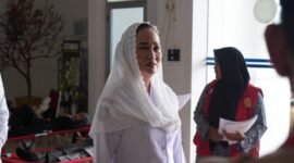 Bupati Natuna Cen Sui Lan saat menghadiri Donor darah di Kantor Bupati Natuna. Foto: INIKEPRI.COM/NatunaKab 
