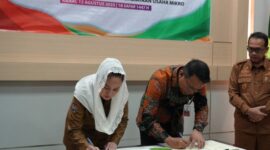 Pemerintah Kabupaten Natuna dan PT Bank Riau Kepri Syariah (Perseroda) secara resmi menandatangani kesepakatan bersama. Foto: INIKEPRI.COM
