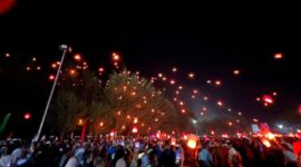1.000 lampion diterbangkan ke langit Natuna. Foto: INIKEPRI.COM