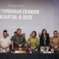 Menteri Koordinator Bidang Perekonomian Airlangga Hartarto (ketiga kiri) bersama (dari kiri) Menteri Investasi dan Hilirisasi/Kepala Badan Koordinasi Penanaman Modal (BKPM) Rosan Perkasa Roeslani, Menteri PPN/Kepala Bappenas Rachmat Pambudy, Menteri Keuangan Sri Mulyani Indrawati, Menteri Pariwisata Widiyanti Putri Wardhana, Menteri Perdagangan Budi Santoso, dan Kepala Badan Gizi Nasional Dadan Hindayana sebelum mengikuti konferensi pers pertumbuhan ekonomi kuartal II-2025 di Kantor Kemenko Perekonomian, Jakarta, Selasa (5/8/2025). Menteri Koordinator Bidang Perekonomian mengatakan ekonomi Indonesia tumbuh sebesar 5,12 persen pada kuartal II-2025 secara tahunan (year on year). Foto: ANTARA FOTO/Dhemas Reviyanto/YU