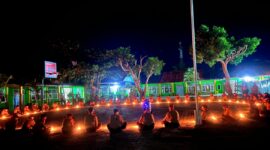 Gugus Depan (Gudep) MAN 1 Natuna menggelar kegiatan malam renungan di halaman sekolah, Rabu (13/8/2025). Foto: INIKEPRI.COM