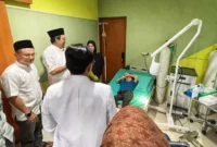 Direktur RSUD RAT Kepulauan Riau dr Bambang Utoyo (berpeci) meninjau ruang ODC Hermatologi Anak, Jumat (29/8/2025). Foto: Humas RSUD RAT Kepri