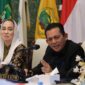 Gubernur Kepri Ansar Ahmad bersama Bupati Natuna Cen Sui Lan dalam Rapat Koordinasi Ekspor dan Impor digelar di Gedung Daerah, Tepi Laut, Tanjungpinang, Senin (25/8/2025). Foto: INIKEPRI.COM/KepriProv 