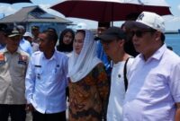Bupati Natuna, Cen Sui Lan, bersama Wakil Bupati Jarmin turun langsung meninjau lokasi kebakaran yang melanda Kelurahan Sedanau, Kecamatan Bunguran Barat, pada 13 September 2025 lalu.  Foto: INIKEPRI.COM/NatunaKab 