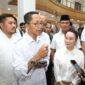 Wali Kota Batam Amsakar Achmad didampingi Wakil Wali Kota Batam Li Claudia Chandra saat diwawancarai awak media. Foto: INIKEPRI.COM