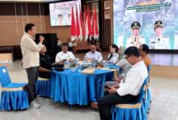 Wali Kota Batam, Amsakar Achmad, bersama Wakil Wali Kota Li Claudia Chandra, bersilaturahmi dengan insan pers di Ruang Rapat Lantai IV Kantor Wali Kota Batam, Rabu (3/9/2025). Foto: Inikepri.com