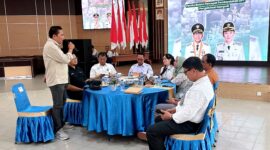 Wali Kota Batam, Amsakar Achmad, bersama Wakil Wali Kota Li Claudia Chandra, bersilaturahmi dengan insan pers di Ruang Rapat Lantai IV Kantor Wali Kota Batam, Rabu (3/9/2025). Foto: Inikepri.com