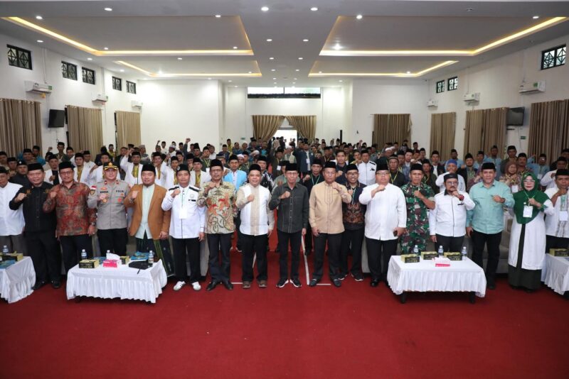 Wali Kota Batam, Amsakar Achmad, membuka Musyawarah Besar (Mubes) IX Persatuan Mubaligh Batam (PMB) di Aula Ibnu Sina, Minggu (7/9/2025). Foto: INIKEPRI.COM