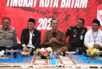 Wali Kota Batam, Amsakar Achmad, bersama Forkopimda dan tokoh lintas agama menghadiri dan berdoa bersama untuk keselamatan kota batam dan Indonesia dalam rangka Doa Kebangsaan Tingkat Kota Batam di Aula Engku Hamidah, Lantai IV Kantor Wali Kota Batam, Senin (8/9/2025). Foto: INIKEPRI.COM