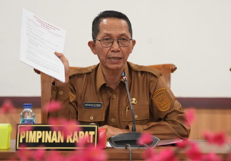 Amsakar Achmad saat Rapat Dengar Pendapat (RDP) bersama Komisi III DPRD Batam, Senin (8/9/2025). Foto: INIKEPRI.COM