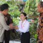 Wakil Wali Kota Batam, Li Claudia Chandra, menyambut kedatangan Wakil Presiden Republik Indonesia, Gibran Rakabuming Raka, di Kota Batam, Rabu (10/9/2025). Foto: INIKEPRI.COM/Media Center Batam 