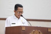 Wali Kota Batam, Amsakar Achmad, menyampaikan penjelasan resmi terkait Rancangan Peraturan Daerah (Ranperda) tentang Penyelenggaraan Perlindungan dan Pengelolaan Lingkungan Hidup di rapat paripurna DPRD Kota Batam, Batam Center, Rabu (10/9/2025). Foto: INIKEPRI.COM