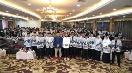 Wali Kota Batam, Amsakar Achmad, membuka Konferensi Kota VIII Persatuan Guru Republik Indonesia (PGRI) Kota Batam di Golden View Hotel, Bengkong, Jumat (12/9/2025).  Foto: INIKEPRI.COM