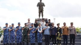 Patung Ksatria Hang Nadim resmi berdiri megah di Pangkalan TNI AU Hang Nadim, Batam. Foto: INIKEPRI.COM
