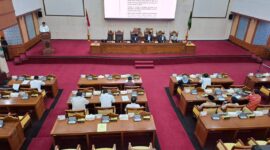 Pj. Sekretaris Daerah Kota Batam, Firmansyah, saat sidang paripurna DPRD Kota Batam. Foto: INIKEPRI.COM