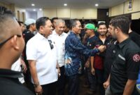 Wali Kota Batam, Amsakar Achmad, menerima perwakilan Aliansi Driver Online Batam (ADOB) dalam audiensi terbuka di Kantor Wali Kota, Selasa (16/9/2025).  Foto: INIKEPRI.COM