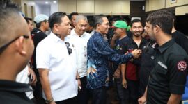 Wali Kota Batam, Amsakar Achmad, menerima perwakilan Aliansi Driver Online Batam (ADOB) dalam audiensi terbuka di Kantor Wali Kota, Selasa (16/9/2025).  Foto: INIKEPRI.COM