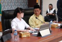 Wakil Wali Kota Batam, Li Claudia Chandra, memimpin jalannya rapat lanjutan Pertimbangan Forum Penataan Ruang Daerah (FPRD), di Kantor Wali Kota Batam, Selasa (23/9/2025). Foto: INIKEPRI.COM/Media Center Batam 