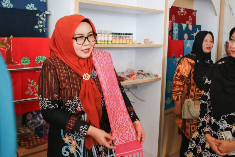 Ketua Dekranasda Kota Batam sekaligus Ketua TP PKK Kota Batam, Erlita Amsakar. Foto: INIKEPRI.COM