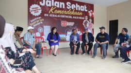 Badan Pengusahaan (BP) Batam melalui Deputi Bidang Pelayanan Umum, Ariastuty Sirait menemui langsung warga Perumahan Baloi Center, terkait adanya keluhan mengenai distribusi air, Rabu (17/9/2025). Foto: INIKEPRI.COM/BP Batam 