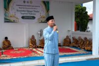 Ketua Majelis Ulama Indonesia (MUI) Kecamatan Belakang Padang, Habiburokhman, M.Pd.I., menyampaikan tausyiah di SMA Negeri 2 Batam. Foto: INIKEPRI.COM