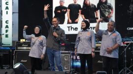 konser kolaborasi internasional Rock Friend’z Batam 2025 di Cincai Cafe, Minggu (28/9/2025). Foto: INIKEPRI.COM/BP Batam 