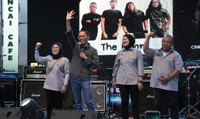 konser kolaborasi internasional Rock Friend’z Batam 2025 di Cincai Cafe, Minggu (28/9/2025). Foto: INIKEPRI.COM/BP Batam 