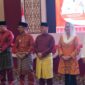Bupati Natuna, Cen Sui Lan, menghadiri Rapat Forum Koordinasi Pimpinan Daerah (Forkopimda) sekaligus Rapat Koordinasi Pemerintah Daerah Kabupaten/Kota se-Provinsi Kepulauan Riau di Balairung Wan Sri Beni, Kantor Gubernur Kepulauan Riau, Dompak, Tanjungpinang, Jumat (12/9) pagi. Foto: INIKEPRI.COM