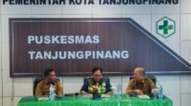 Dinas Kesehatan Pengendalian Penduduk dan KB Kota Tanjungpinang bersama Dinas Pemberdayaan Perempuan dan Perlindungan Anak Provinsi Kepulauan Riau menggelar Rapat Konvergensi Tim Percepatan Penurunan Stunting (TPPS) di Puskesmas Tanjungpinang, Senin (1/9). Foto: INIKEPRI.COM