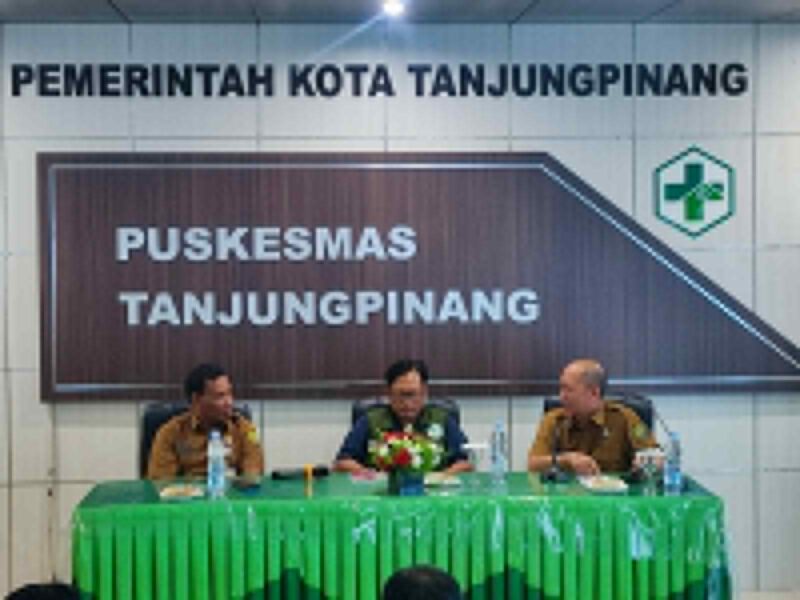 Dinas Kesehatan Pengendalian Penduduk dan KB Kota Tanjungpinang bersama Dinas Pemberdayaan Perempuan dan Perlindungan Anak Provinsi Kepulauan Riau menggelar Rapat Konvergensi Tim Percepatan Penurunan Stunting (TPPS) di Puskesmas Tanjungpinang, Senin (1/9). Foto: INIKEPRI.COM