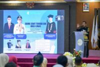 Gubernur Ansar Ahmad menyampaikan orasi ilmiah pada Sidang Senat Terbuka Dies Natalis ke-14 dilaksanakan Poltekkes Kemenkes Tanjungpinang, Kamis (25/9/2025). Foto: INIKEPRI.COM/KepriProv 
