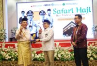 Gubernur Kepulauan Riau H Ansar Ahmad membuka kegiatan Safari Haji yang diselenggarakan oleh Badan Pengelola Keuangan Haji (BPKH) bersama Bank Riau Kepri Syariah (BRKS) di Aula Wan Seri Beni, Tanjungpinang, Senin (22/9/2025). Foto: INIKEPRI.COM/KepriProv 