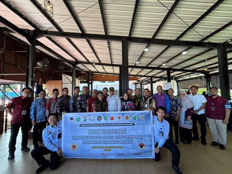 Rapat Tim Pengawasan Orang Asing (TIMPORA) yang digelar di Kecamatan Belakang Padang, Kamis (30/10). Foto: INIKEPRI.COM