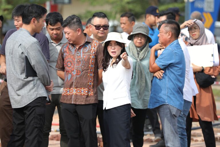 Wakil Wali Kota Batam Li Claudia Chandra meninjau ke salah titik lokasi di Kota Batam. Foto: INIKEPRI.COM/Media Center Batam 