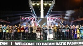 Malam Puncak Batam Batik Fashion Week (BBFW) 2025 di Dataran Engku Putri Batam Center, Sabtu (4/10/2025). Foto: INIKEPRI.COM