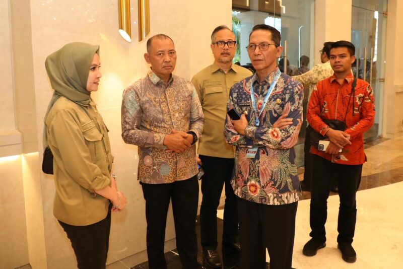 Wali Kota Batam, Amsakar Achmad, menghadiri Rapat Koordinasi Nasional (Rakornas) Tim Percepatan Akses Keuangan Daerah (TPAKD) Tahun 2025 yang digelar di Jakarta, Jumat (10/10/2025). Foto: INIKEPRI.COM/Media Center Batam 