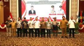 Rapat Koordinasi dan Evaluasi Hasil Survei Penilaian Integritas (SPI) Tahun 2024 dalam rangka Penguatan Indeks Integritas Nasional (IIN) Tahun 2025 bagi pemerintah daerah se-Provinsi Kepri, yang digelar di Balairung Wan Seri Beni, Dompak, Selasa (14/10/2025). Foto: INIKEPRI.COM
