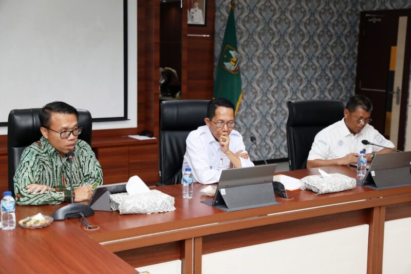 Wali Kota Batam Amsakar Achmad membuka secara resmi Entry Meeting Pemeriksaan Pendahuluan atas Kepatuhan Belanja Daerah Tahun 2025 pada Pemerintah Kota Batam dan instansi terkait. Foto: INIKEPRI.COM/Media Center Batam 