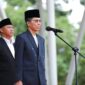 Amsakar Achmad bertindak sebagai inspektur upacara di hari santri 2025. Foto: INIKEPRI.COM
