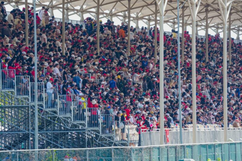 Pertamina Grand Prix of Indonesia 2025 yang digelar di Pertamina Mandalika International Circuit, Lombok Tengah, Nusa Tenggara Barat (NTB) telah selesai digelar. Event balap motor kelas dunia ini mencatatkan tonggak baru sebagai edisi terbaik sejak pertama kali diselenggarakan di Mandalika. Foto: Humas Kemenpora