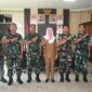 Bupati Natuna Cen Sui Lan berpose bersama Komandan Lanud Raden Sadjad (RSA) Natuna, Marsekal Pertama TNI Onesmus Gede Rai Aryadi, S.E., M.M., M.Han., dan jajaran perwira Lanud RSA usai melaksanakan kunjungan kehormatan (Courtesy Call) di ruang kerja Bupati Natuna, Selasa (14/10/2025). Pertemuan ini menjadi simbol sinergi antara Pemerintah Kabupaten Natuna dan TNI AU dalam memperkuat kolaborasi pembangunan dan menjaga stabilitas keamanan di wilayah perbatasan. Foto: Istimewa 